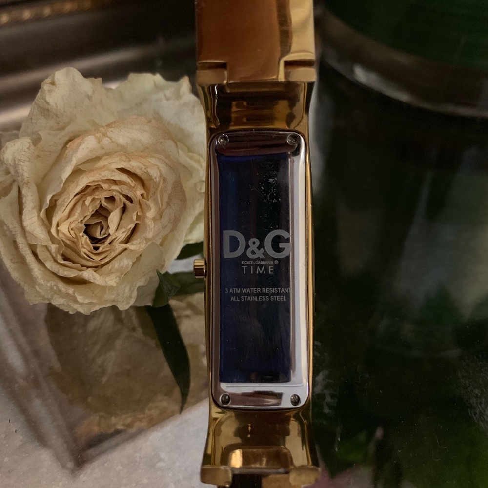 *Authentic* Dolce&Gabbana Square Bangle Watch - Picture 5 of 8
